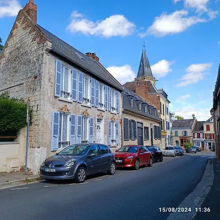 Holiday home Aux Volets Bleus Conty