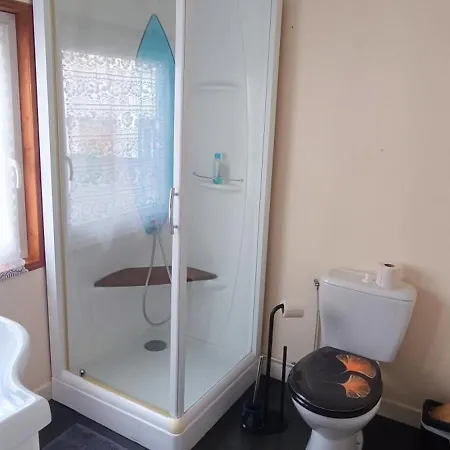 Aux Volets Bleus * Conty