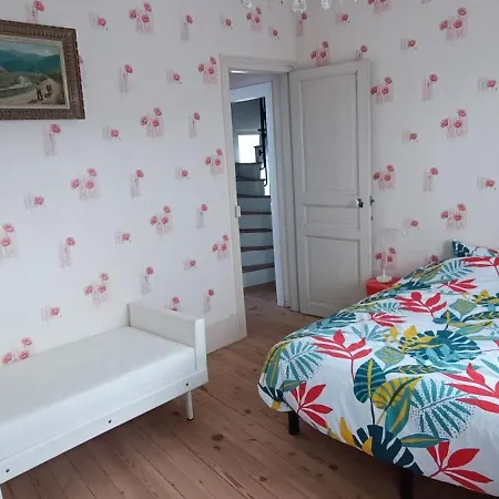 Aux Volets Bleus Holiday home *